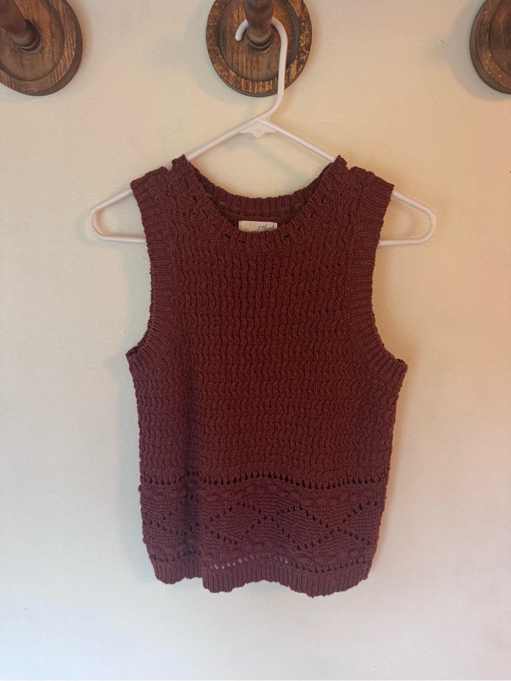 Universal Thread Crochet Sleeveless Knit sweater tank Top size XS